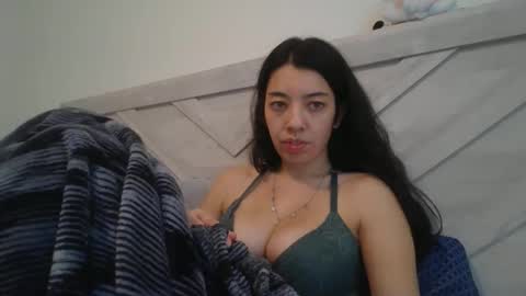 lucylitt25 online show from December 2, 3:43 pm