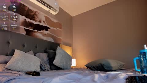 Lucy online show from February 26, 3:57 am