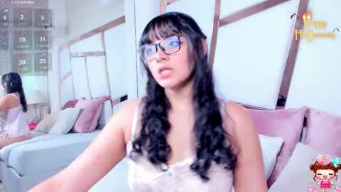 Instagramlucyluy10 online show from October 15, 4:49 am