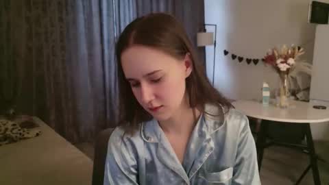 Lucy Rose online show from February 22, 1:36 pm