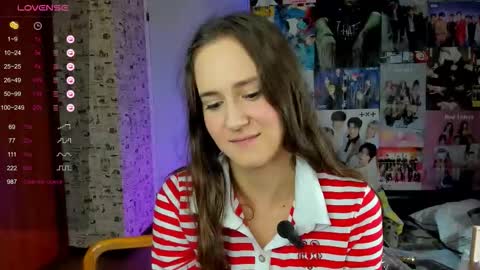 Snapshot of lucyrose33 chatting on September 15, 4:47 am Lucy Rose online show from September 15, 4:47 am
