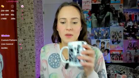 Snapshot of lucyrose33 chatting on September 12, 6:48 am Lucy Rose online show from September 12, 6:48 am