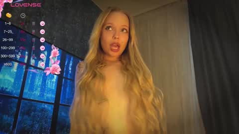 Spider Girl  online show from October 31, 1:00 pm