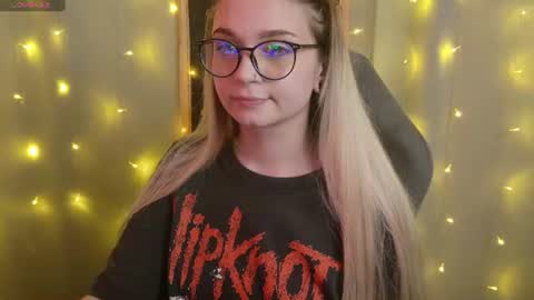 Lucy online show from July 21, 8:33 pm