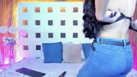 Lucy Liiu online show from March 4, 8:28 pm