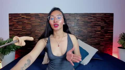 Lucy Liiu online show from April 10, 8:46 pm