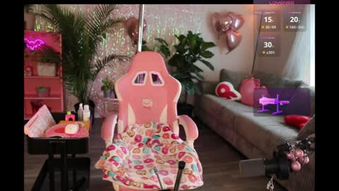 Lucy online show from April 12, 10:03 pm