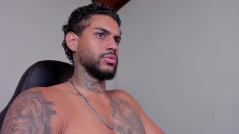 Luigi Vitale online show from February 10, 1:30 am