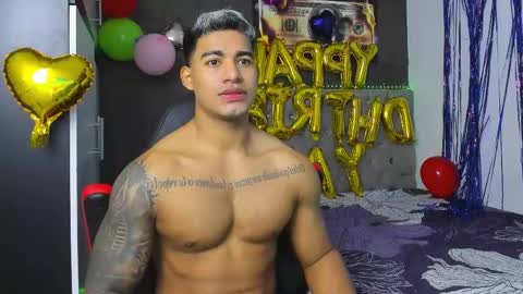 Luigi Independent model online show from May 24, 5:41 pm