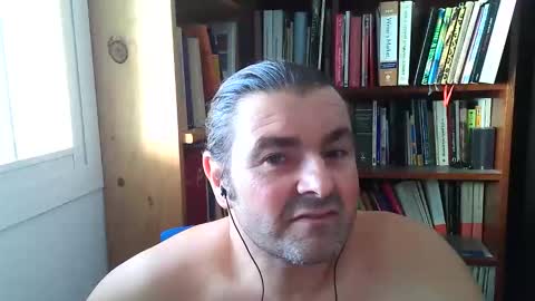 Snapshot of luigijohn chatting on October 2, 4:17 pm LUIGIJOHN online show from October 2, 4:17 pm