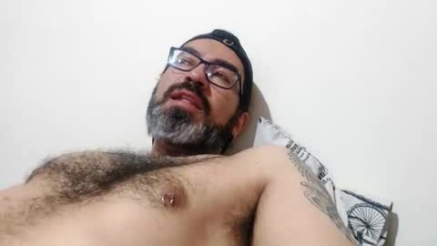 Snapshot of luis2988z chatting on September 10, 12:28 pm Hairyman online show from September 10, 12:28 pm
