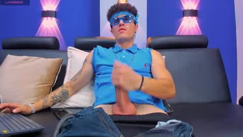 Snapshot of luis_as chatting on October 22, 2:19 pm Luis AS online show from October 22, 2:19 pm