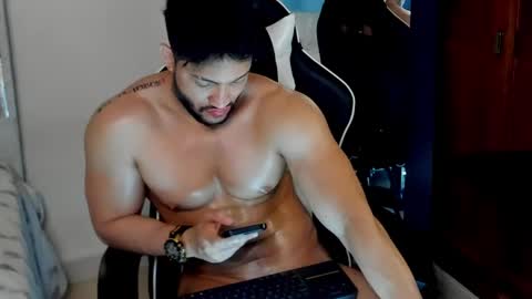Snapshot of luis_baptista chatting on December 7, 6:05 am luis_baptista online show from December 7, 6:05 am