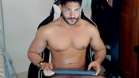 Snapshot of luis_baptista chatting on December 1, 10:34 pm luis_baptista online show from December 1, 10:34 pm