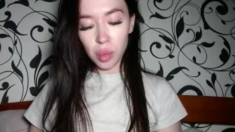 luisa lovedom online show from May 27, 6:27 pm