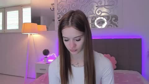 LuisaClover online show from May 17, 12:25 pm