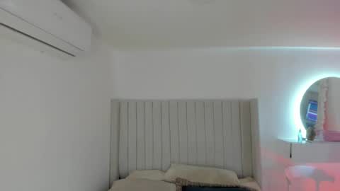 L U I S A online show from September 21, 9:08 pm