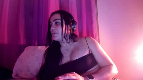 Snapshot of luisamonsterdick chatting on February 11, 2:25 am Luisa Monsters online show from February 11, 2:25 am