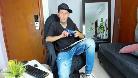 lujuriau_u online show from October 7, 5:03 am