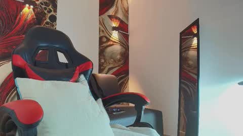 LUKE online show from December 18, 2:01 pm