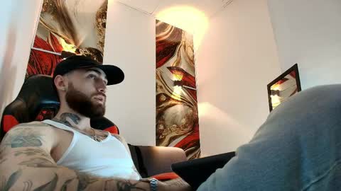 LUKE online show from April 28, 1:04 pm