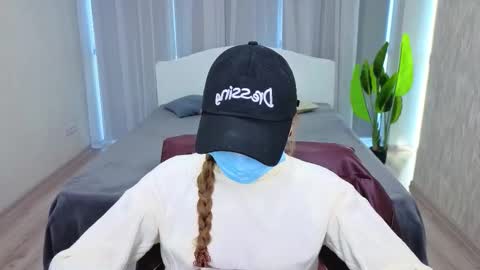 lukeriamoon online show from October 21, 5:34 am