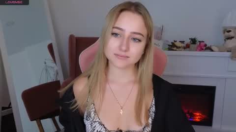 Lily online show from September 19, 10:30 am