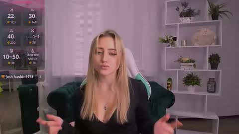 Lily online show from November 13, 9:56 am