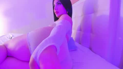 BRENDA TATIANA online show from November 25, 9:46 pm