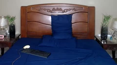 lulu_wild online show from October 9, 1:49 pm