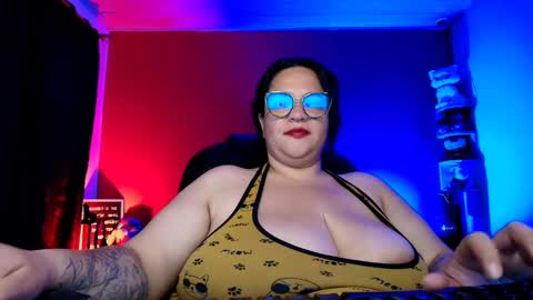 Snapshot of lulubigtitts chatting on September 12, 12:45 am LuluBigTitts online show from September 12, 12:45 am