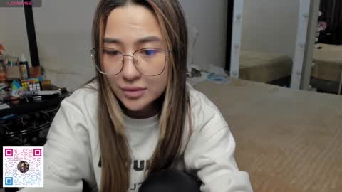 Snapshot of luluu_l chatting on January 23, 11:15 pm luluu_l online show from January 23, 11:15 pm