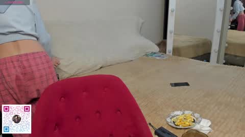 Snapshot of luluu_l chatting on January 23, 12:46 am luluu_l online show from January 23, 12:46 am