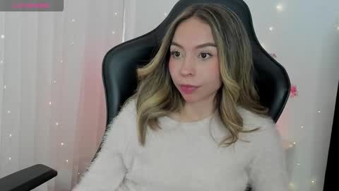 luluuberry online show from January 18, 7:45 pm