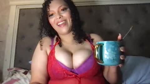 Snapshot of luluvalenttine chatting on September 17, 1:03 pm LuLu Valenttine Hot Sexy HawaiianCape Verde online show from September 17, 1:03 pm