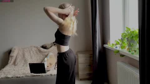 lumpyamsonia online show from December 4, 7:19 am