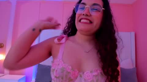 Luna online show from April 15, 5:38 pm