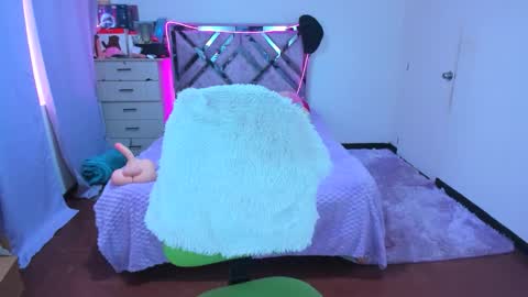 luna_analya online show from October 24, 2:40 pm