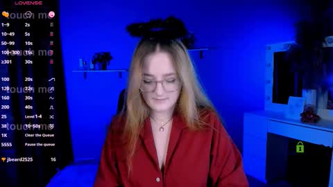 luna_berryy online show from October 2, 7:56 pm