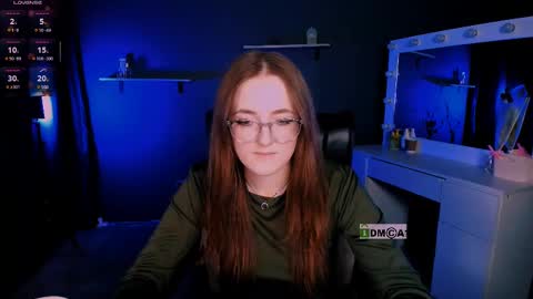 luna_berryy online show from March 11, 5:46 am