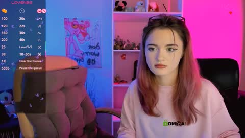 luna_berryy online show from September 27, 8:17 pm