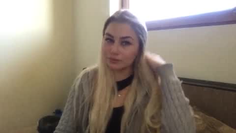 luna_blazer online show from November 14, 9:33 am