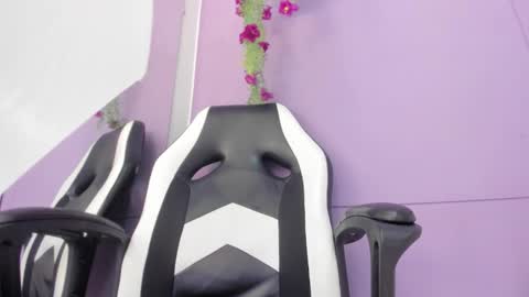 ..Luna.. online show from February 20, 12:18 pm