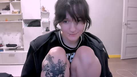 Snapshot of luna_cosmic chatting on February 7, 4:35 pm Luna online show from February 7, 4:35 pm