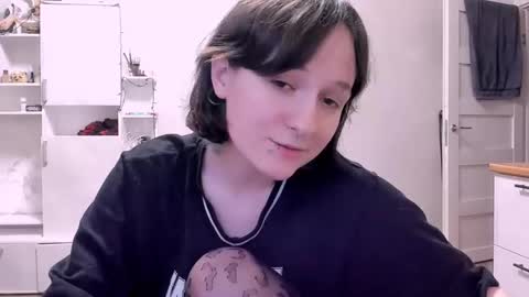 Snapshot of luna_cosmic chatting on February 11, 1:10 am Luna online show from February 11, 1:10 am