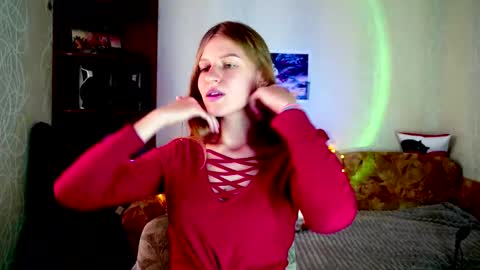 luna_evan online show from October 14, 9:12 am