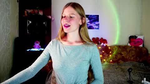 luna_evan online show from September 12, 9:22 am
