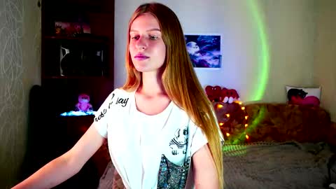 luna_evan online show from October 7, 10:22 am