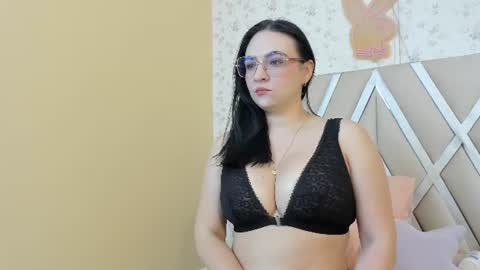 luna_ferrer1 online show from July 20, 2:19 pm