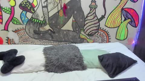 Snapshot of luna_gc chatting on February 26, 12:52 am luna_gc online show from February 26, 12:52 am